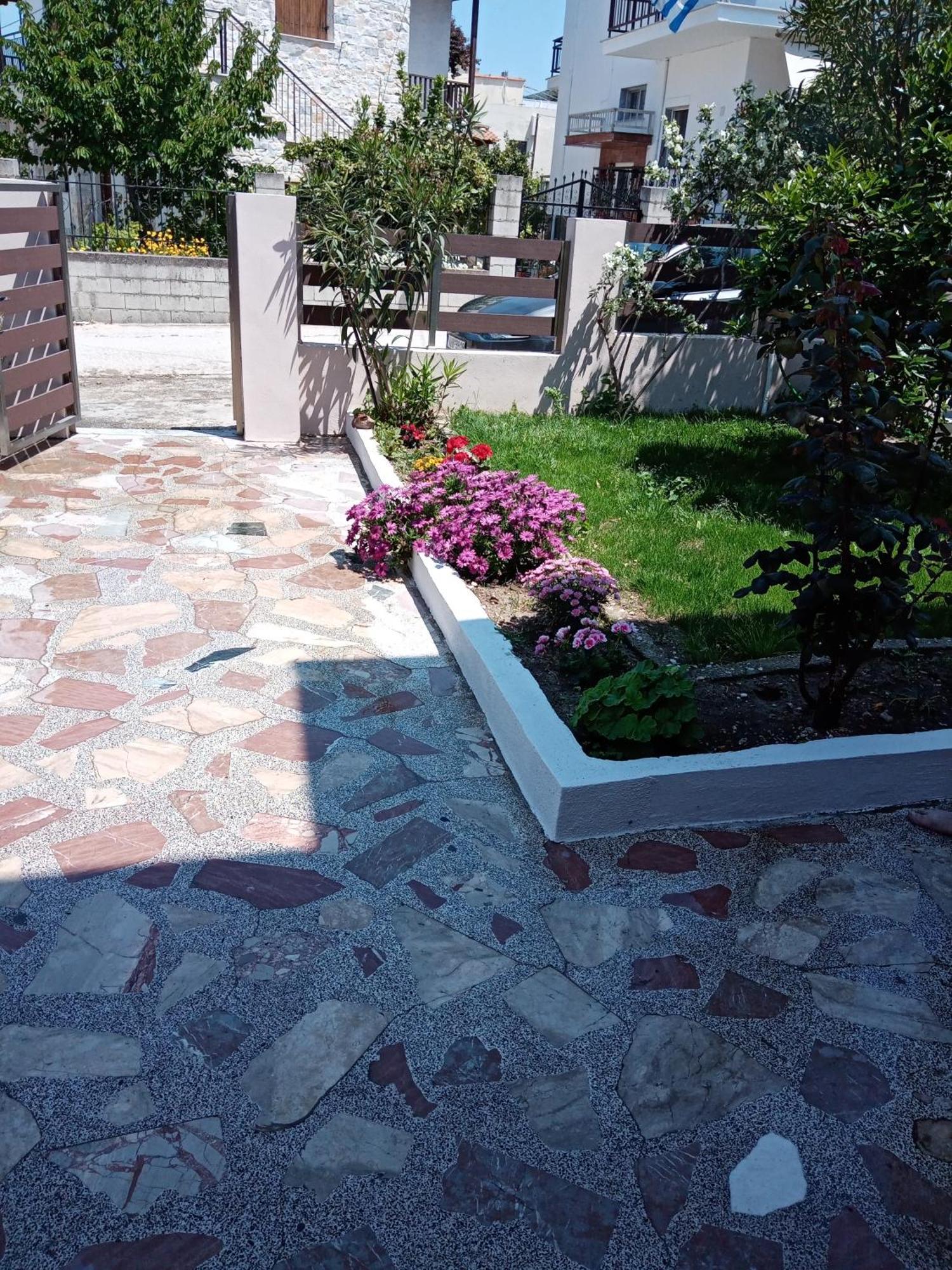 Ferienwohnung Roses 2 Skala Sotiros Exterior foto